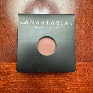 Anastasia Beverly Hills Dusty Rose Eyeshadow